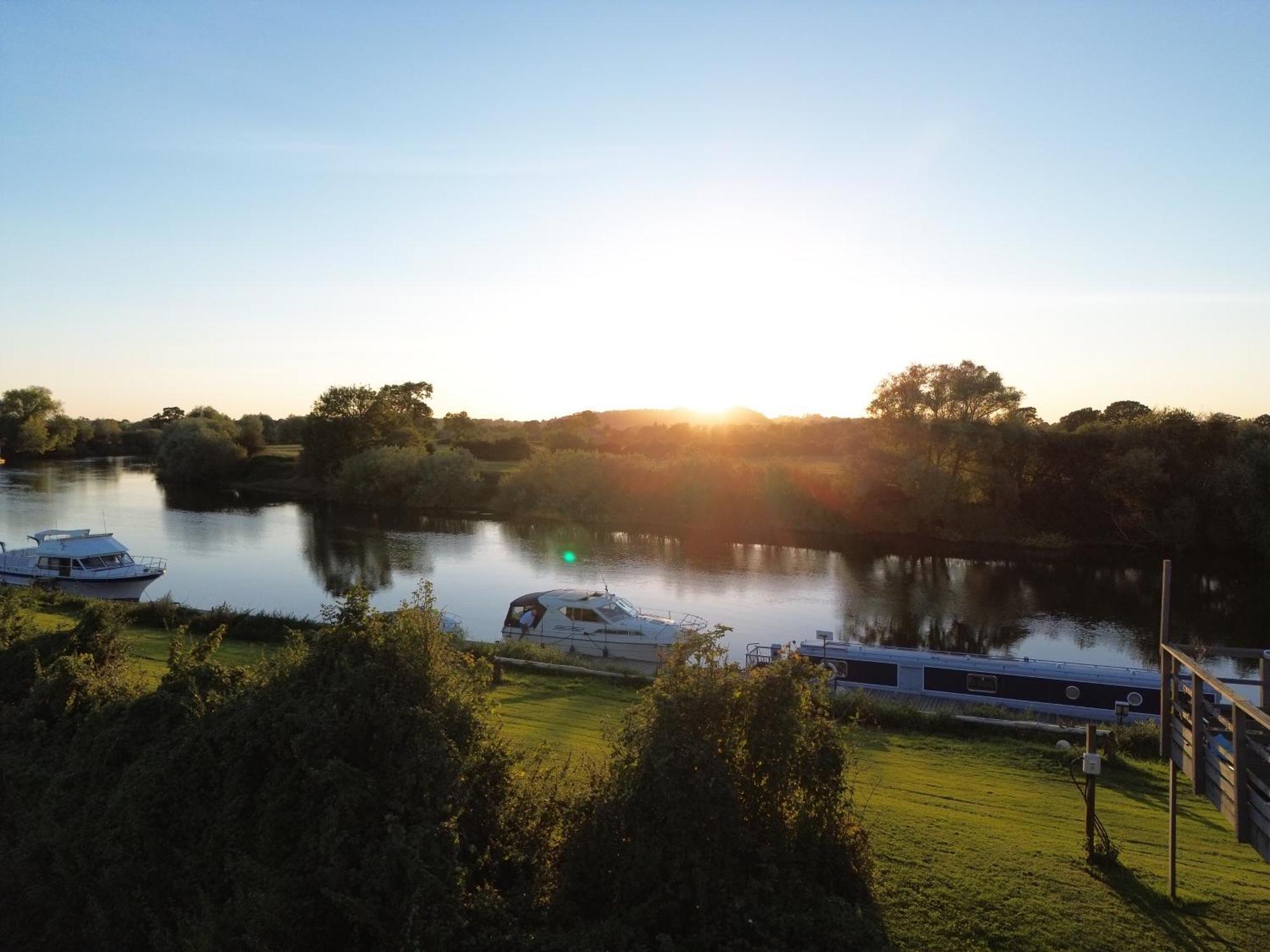 Severnside Boat And Caravan Park Gloucestershire - Caravan 1 Deerhurst Екстер'єр фото
